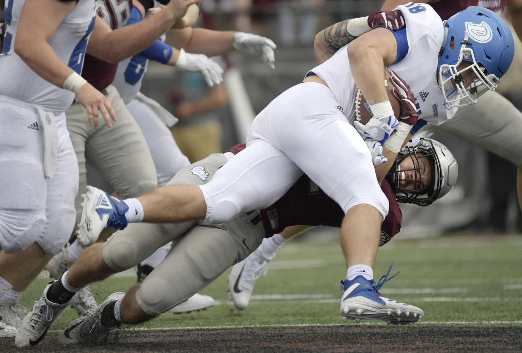 Montana defeats Drake05.JPG
